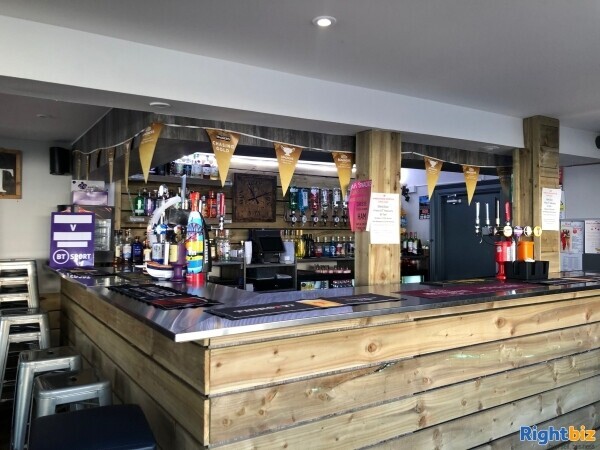 Bar / Restaurant In Desirable Seaside Location Photo 2