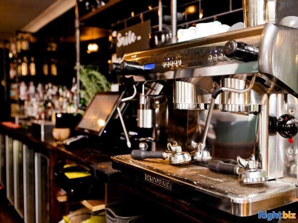 WEST SUSSEX - SUPERBLY REFURBISHED PUB Photo 2
