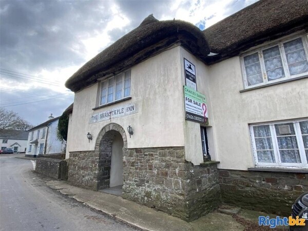 Under Offer: Grade II Listed 17th Century Thatched Village Inn For Sale in Barnstaple Photo 2