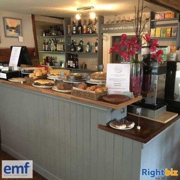Mediterranean Restaurant and Pizzeria in attractive Cotswolds Location Photo 2