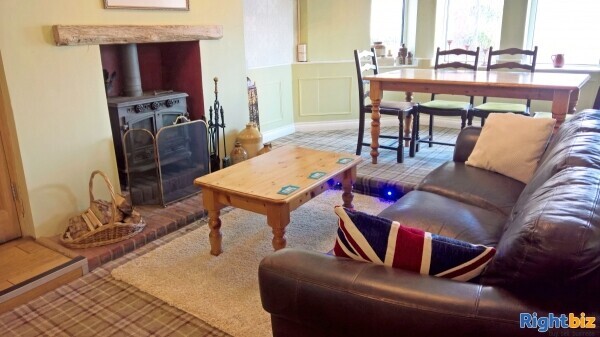 SOUTH WALES - VILLAGE FREE HOUSE Photo 2