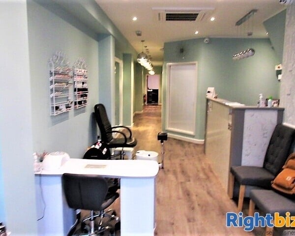 LEASEHOLD   BEAUTY SALON Photo 2