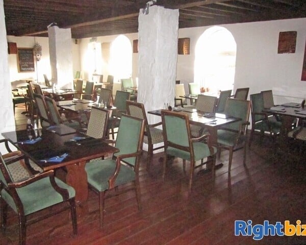 CARMARTHENSHIRE - VILLAGE CENTRE PUB & RESTAURANT Photo 2