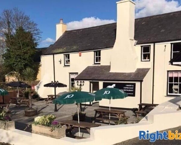 PEMBROKESHIRE (NEAR TENBY) - VILLAGE CENTRE CATERING LED PUBLIC HOUSE Photo 2