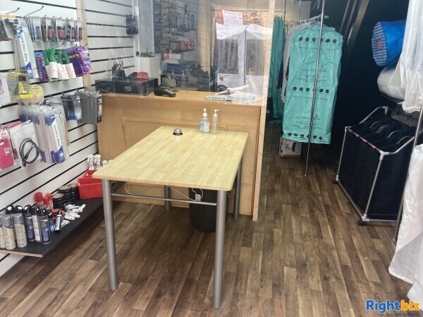 Laundry Collection & Key Cutting Business for Sale in Marlow | Premium 20,000 Photo 1