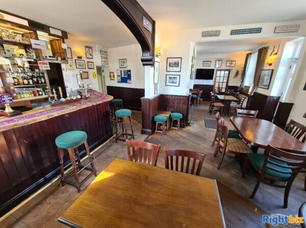Impressive & Well Presented Character East Devon Freehouse With Spacious Accommodation For Sale Photo 2