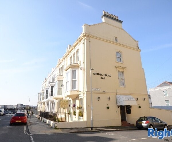Beautiful Hotel in Plymouth Photo 2