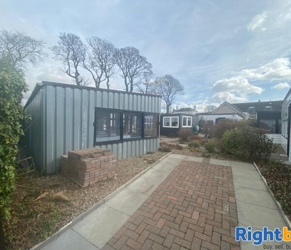 20 Year Established Cattery and Stunning Extensive Family Home Photo 2