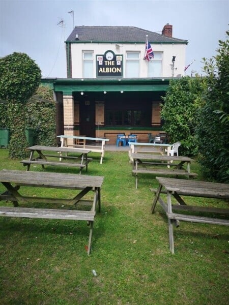 Sunderland Freehold Pub for Sale with 2-3 Bedroom Flat Photo 2