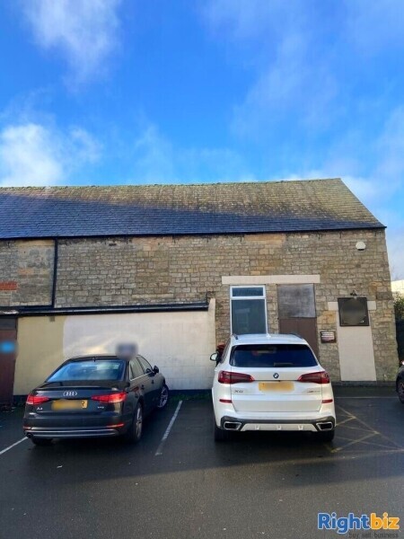 Freehold Fully Equipped Pub in Clowne Town Centre with 3 bedroom flat &  Large Outdoor Sitting Area Photo 2