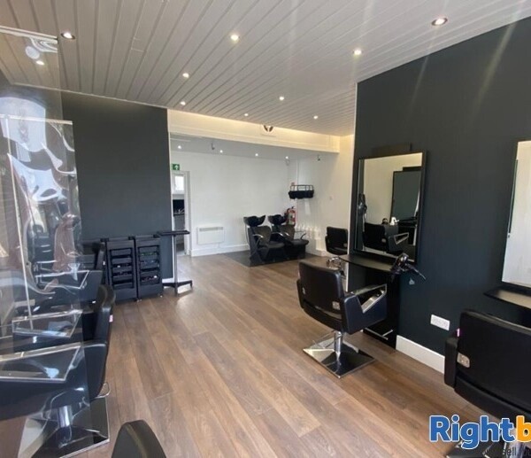 UNDER OFFER Stunning Well Established Hair Salon in Excellent Location Longniddry Photo 2