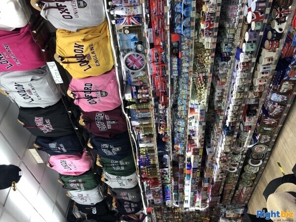 Piccadilly Circus London gift shop Photo 2