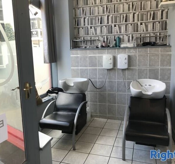 Elegant and Friendly Hair Salon in Berkshire Photo 2