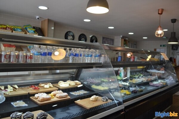 *closed* Established, refurbished cafe situated in a prime location Photo 2