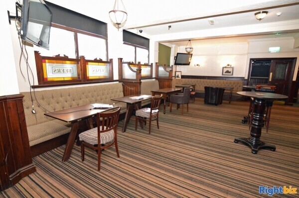 SOUTH SHIELDS - TRADITIONAL PUBLIC HOUSE LOCATED IN TOWN CENTRE Photo 2