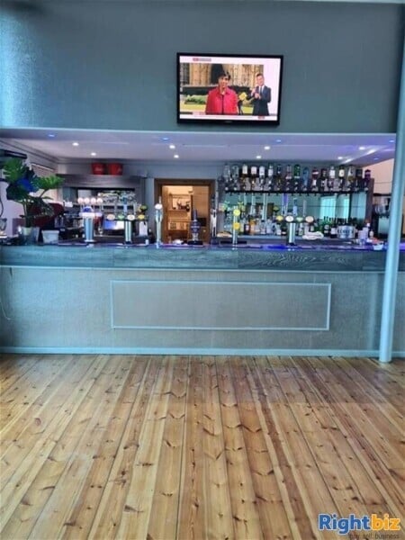 Bar/Restaurant & Sports bar- Cornwall Photo 2