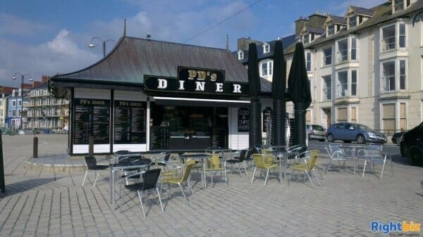 A POPULAR COASTAL CAFÉ BAR LOCATED IN MID WALES Photo 2