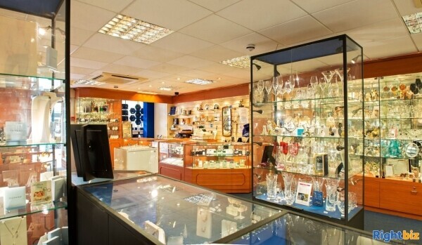 Well established Jewellers located on the Fylde coast Photo 2