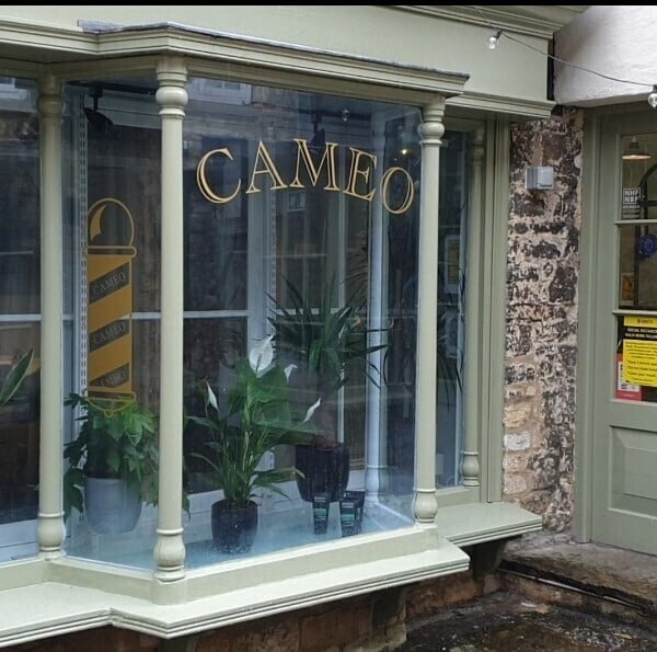 HAIR SALON &BARBERS SHOP TRADING 45 YEARS in centre of historic Oxfordshire market town of Burford. Photo 2