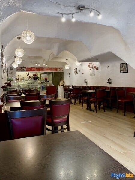 Unique rural ideally situated Cafe in Aldershot town centre Photo 2