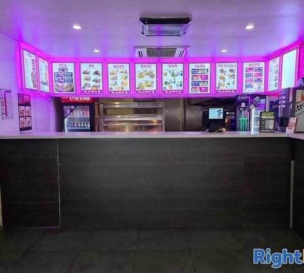 Well Equipped Chicken and Pizza Takeaway in South London Photo 2