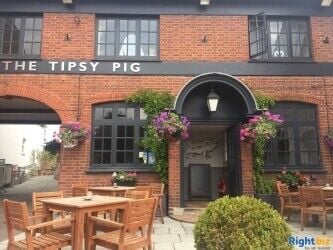 Busy Craft Ale Pub in the centre of the historic market town of Romsey, Hampshire
