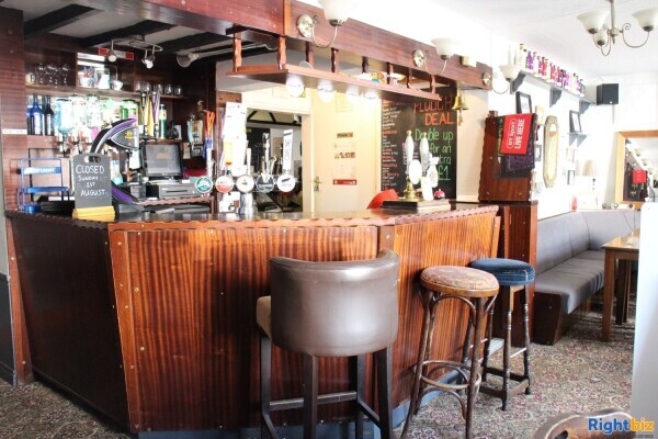 LINCOLNSHIRE - PUBLIC HOUSE Photo 2