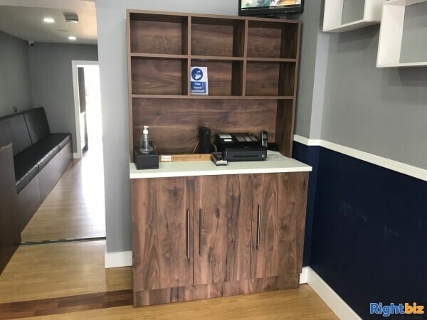 Beautifully Presented Barbers Shop Photo 2