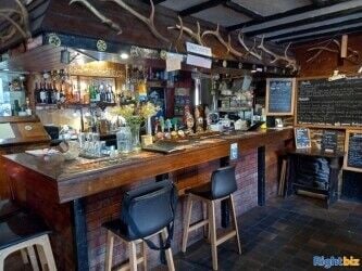 SOMERSET - EXMOOR NATIONAL PARK FREEHOUSE WITH HOLIDAY COTTAGE & BARN