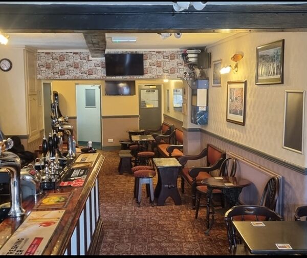 PUBLIC HOUSE prominent town centre location ASHBOURNE, Derby PUBLIC HOUSE prominent town centre location ASHBOURNE, Derby