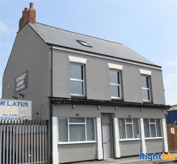 Beautifully Renovated Modern Bar with Comfortable Atmosphere & Accomodation Photo 2