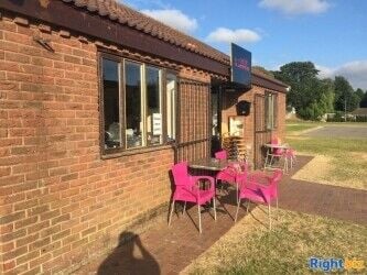 Freehold or leasehold Licensed Cafe/Restaurant Takeaway For Sale Freehold or leasehold Licensed Cafe/Restaurant Takeaway For Sale