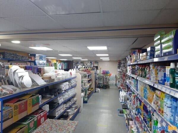 Busy convenience store, Post Office and spacious flat for sale in central Scotland Photo 2