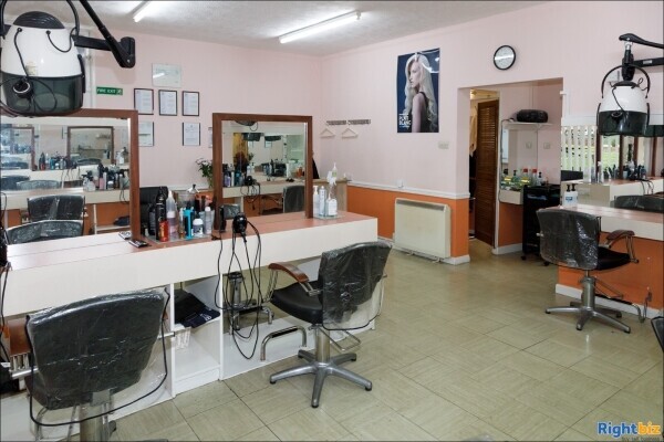 Hairdressing Salon On Residential Parade, Hythe, Near Southampton, Hampshire Photo 2