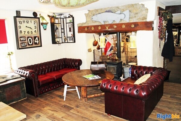 SOMERSET FREEHOUSE SITUATED IN CENTRE OF LARGE VILLAGE Photo 2