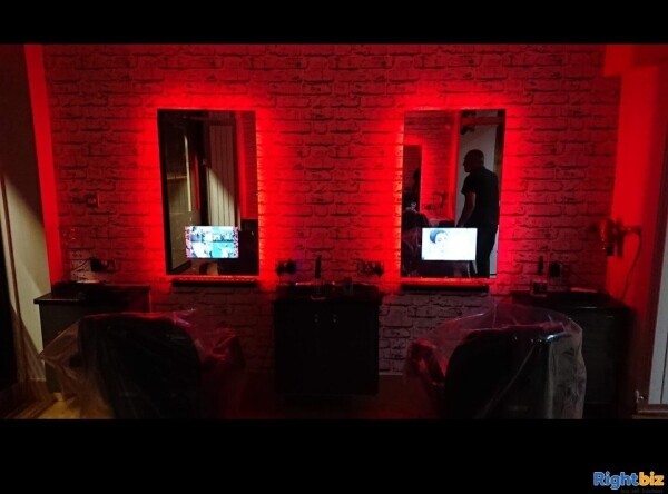 Barber chair for rent in Luton Photo 2