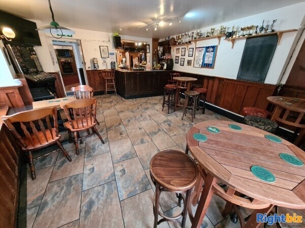 Well Presented Free of Tie Town Centre Public House For Lease Photo 2