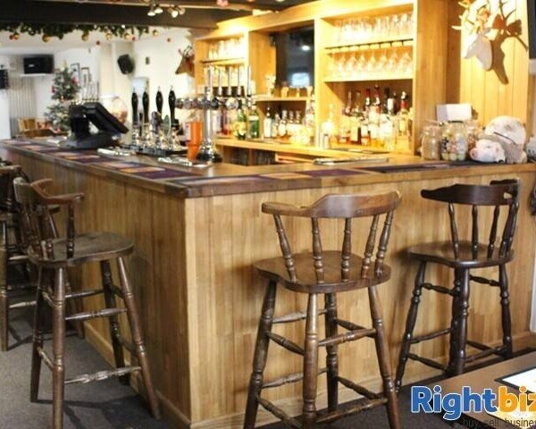 GLOUCESTERSHIRE - COTSWOLD STONE VILLAGE CENTRE INN REFURBISHED TO HIGH STANDARD WITH FIVE LETTING Photo 2