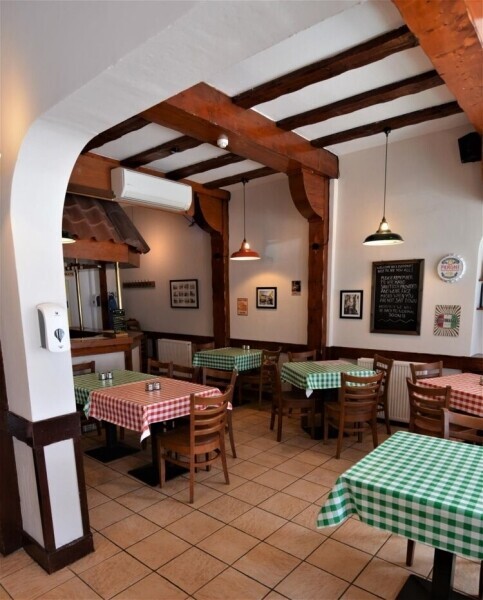 Beautiful and Profitable Restaurant in Dunbar Photo 2