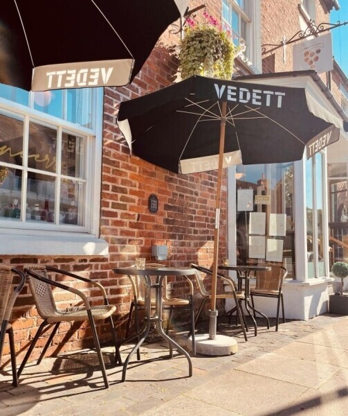 Popular Café & Wine Bar for sale Photo 2