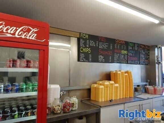 FULLY FITTED AND POPULAR FISH AND CHIP / FRIED CHICKEN SHOP Photo 2