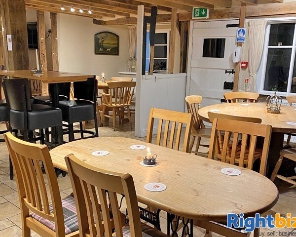 NORFOLK - HISTORIC VILLAGE GREEN COMMUNITY COACHING INN Photo 2