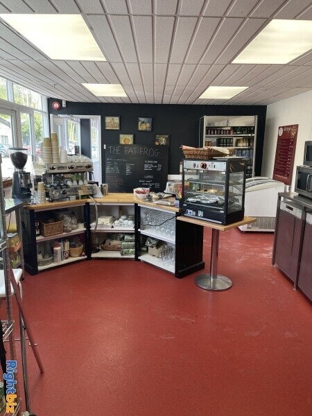 Cafe/coffee shop lease in Oundle Photo 2