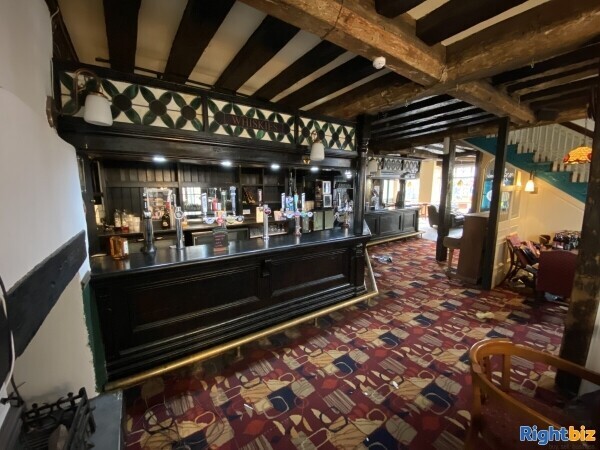 GLOUCESTER CITY CENTRE- HISTORIC PUBLIC HOUSE AND LIVE MUSIC VENUE Photo 2