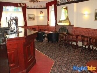 WEST GLAMORGAN - PUBLIC HOUSE - INVESTMENT SALE Photo 2