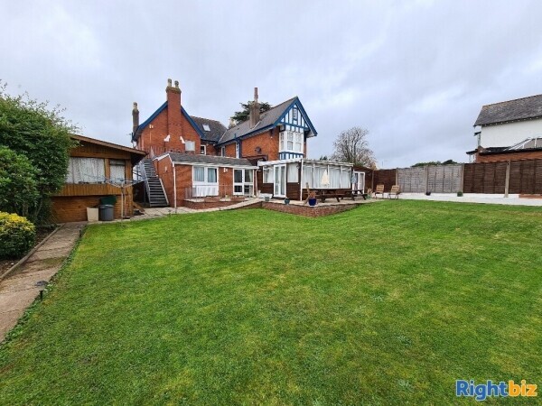 Well Presented Detached Guest House in Exmouth For Lease Photo 2