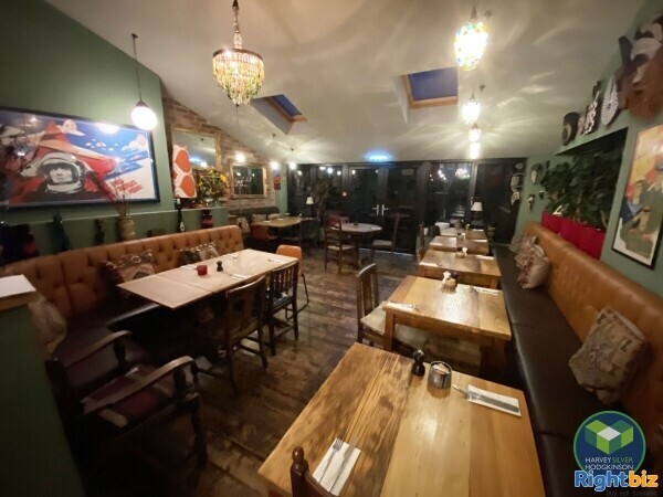 LICENSED RESTAURANT: HEATON MOOR: Photo 2