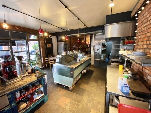 CAFE: EAST DIDSBURY: Photo 2