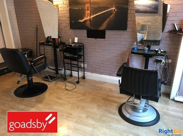 Town Centre Barbers Shop - Low Overheads Photo 2