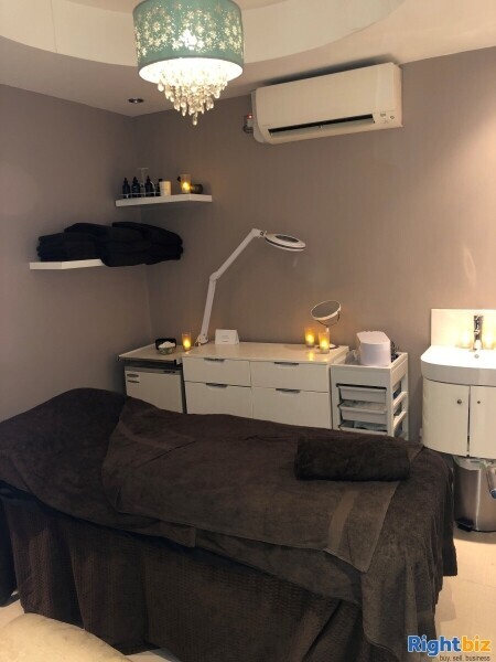 Stunning Beauty Salon in Barnes SW13 Photo 2